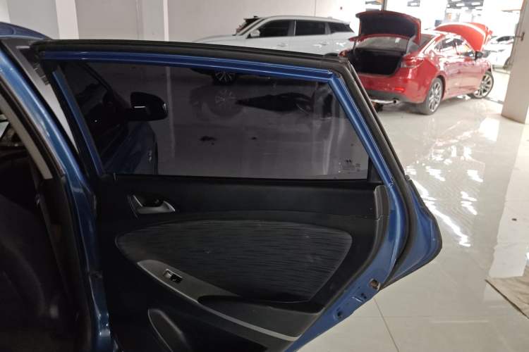 Used Hyundai Verna Ray 2014 1.4L Automatic GLX Interior 6