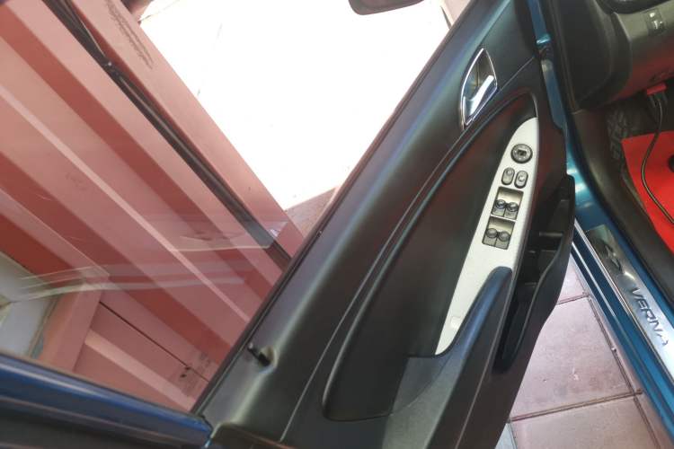 Used Hyundai Verna Ray 2014 1.6L Automatic TOP Left Front Door Interior