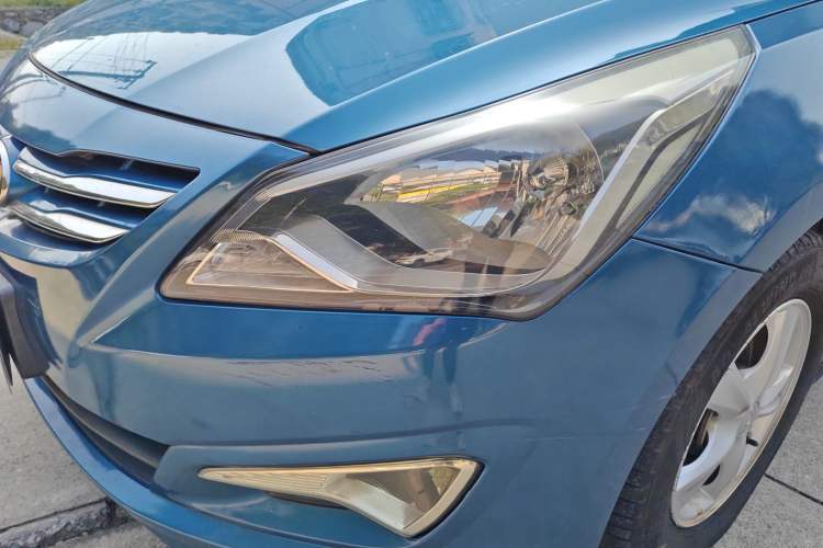 Used Hyundai Verna Ray 2014 1.4L Automatic GLX Left Front Headlight