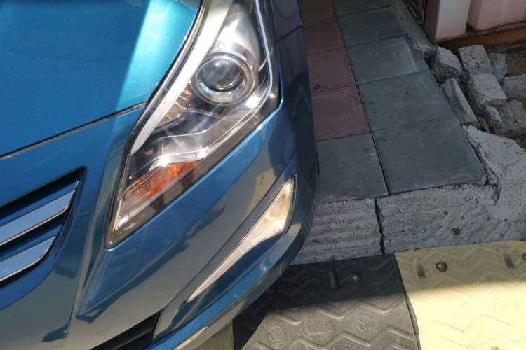 Used Hyundai Verna Ray 2014 1.6L Automatic TOP Left Front Headlight