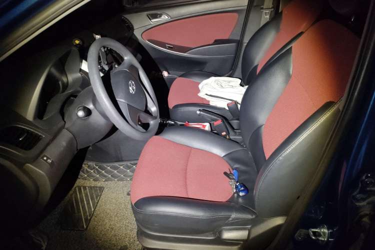 Used Hyundai Verna Ray 2014 1.4L Automatic GLX Left Front Seat