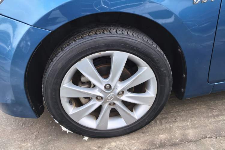 Used Hyundai Verna Ray 2014 1.4L Automatic TOP Left Front Wheel Hub