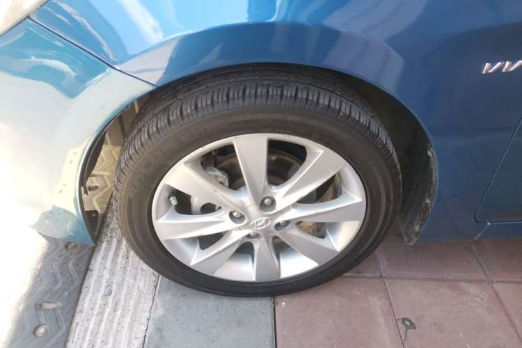 Used Hyundai Verna Ray 2014 1.6L Automatic TOP Left Front Wheel Hub