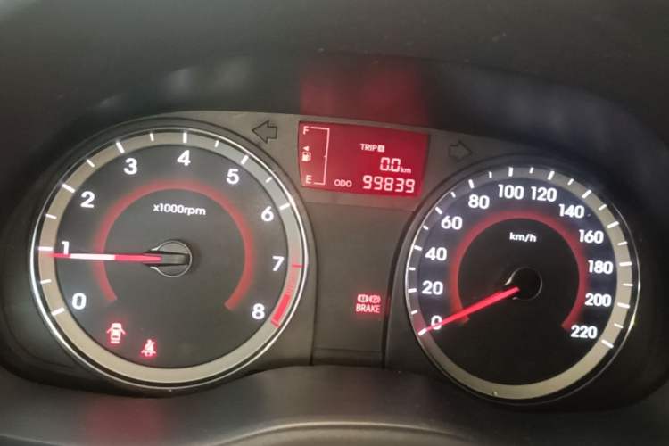 Used Hyundai Verna Ray 2014 1.4L Manual GLX Odometer Close Up