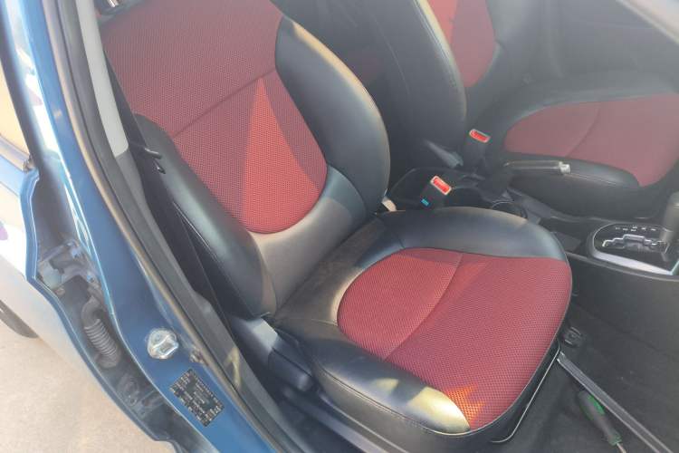 Used Hyundai Verna Ray 2014 1.4L Automatic GLX Right Front Seat