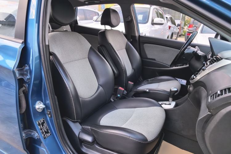 Used Hyundai Verna Ray 2014 1.4L Automatic TOP Right Front Seat
