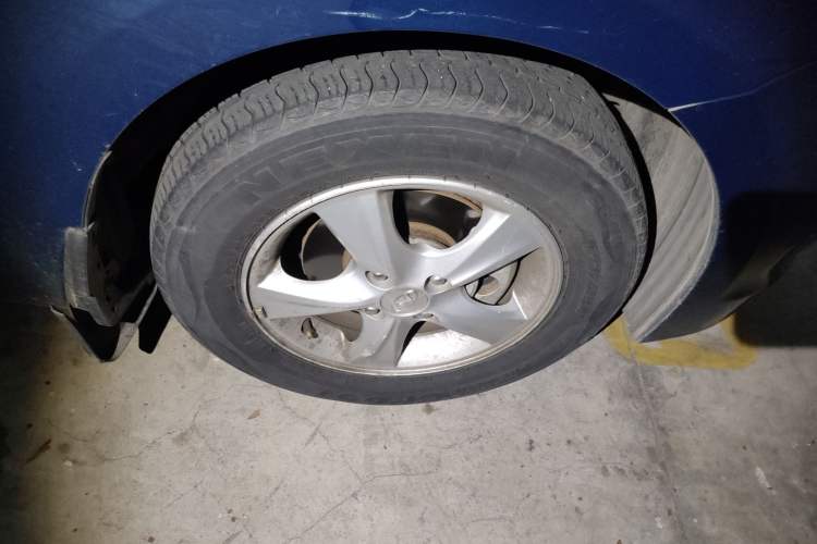 Used Hyundai Verna Ray 2014 1.4L Automatic GLX Right Front Wheel Hub