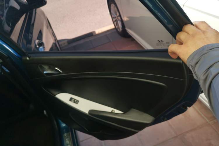 Used Hyundai Verna Ray 2014 1.6L Automatic TOP Right Rear Door Interior