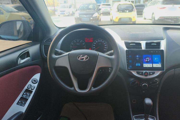 Used Hyundai Verna Ray 2014 1.4L Automatic GLX Steering Wheel