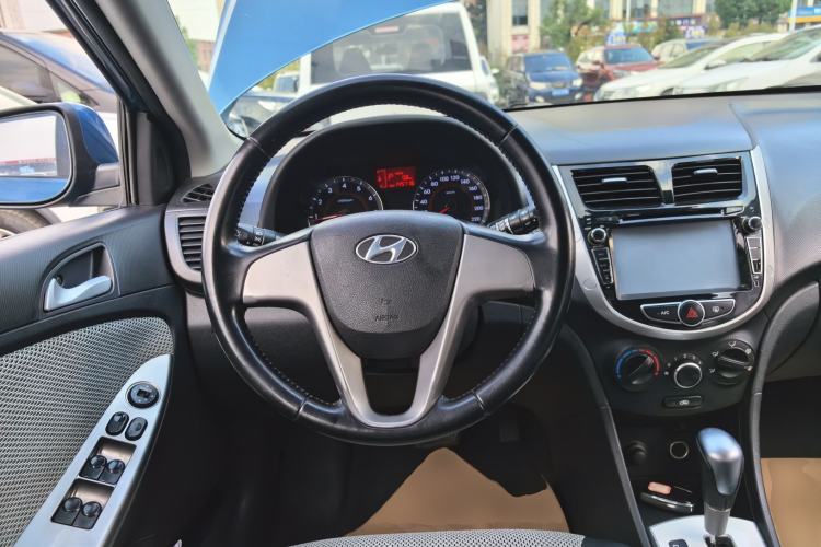 Used Hyundai Verna Ray 2014 1.4L Automatic TOP Steering Wheel