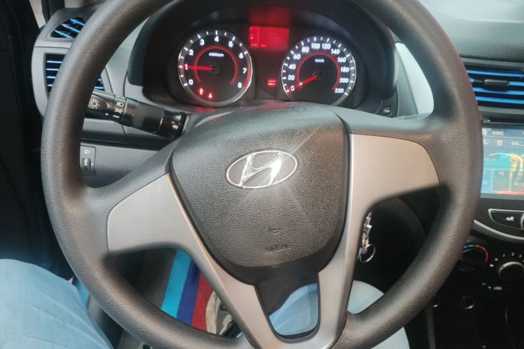 Used Hyundai Verna Ray 2014 1.4L Manual GLX Steering Wheel