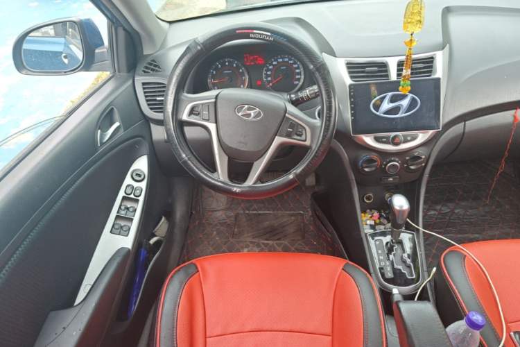 Used Hyundai Verna Ray 2014 1.6L Automatic TOP Steering Wheel
