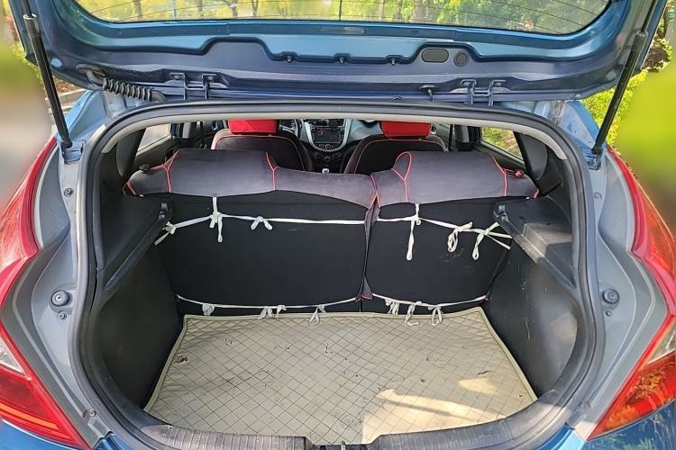 Used Hyundai Verna Ray 2014 1.4L Manual GLX Trunk