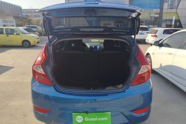 Used Hyundai Verna Ray 2014 1.4L Automatic GLX Trunk