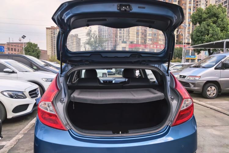 Used Hyundai Verna Ray 2014 1.4L Automatic TOP Trunk