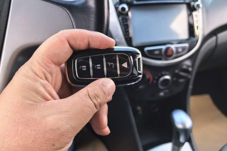 Used Hyundai Verna Ray 2014 1.4L Automatic TOP Vehicle Key