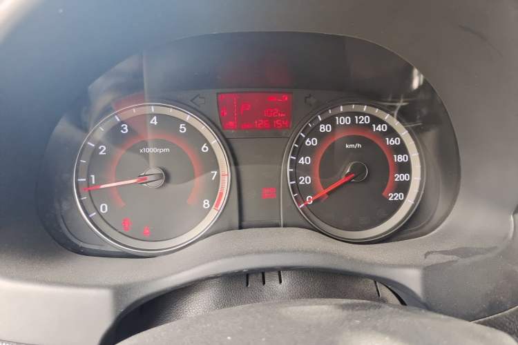 Used Hyundai Verna Ray 2014 1.6L Automatic TOP Odometer Close Up
