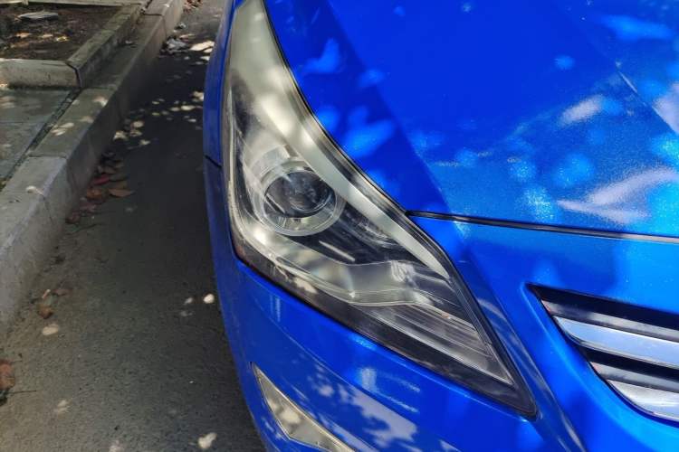 Used Hyundai Verna Ray 2014 1.6L Automatic TOP Right Front Headlight