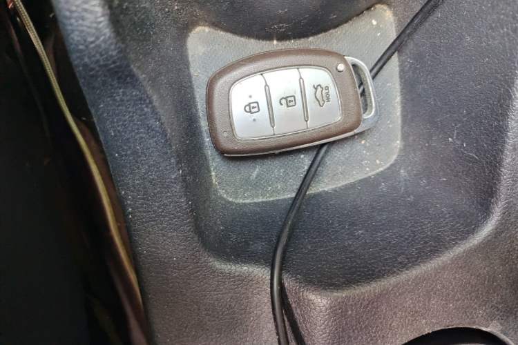 Used Hyundai Verna Ray 2014 1.6L Automatic TOP Vehicle Key