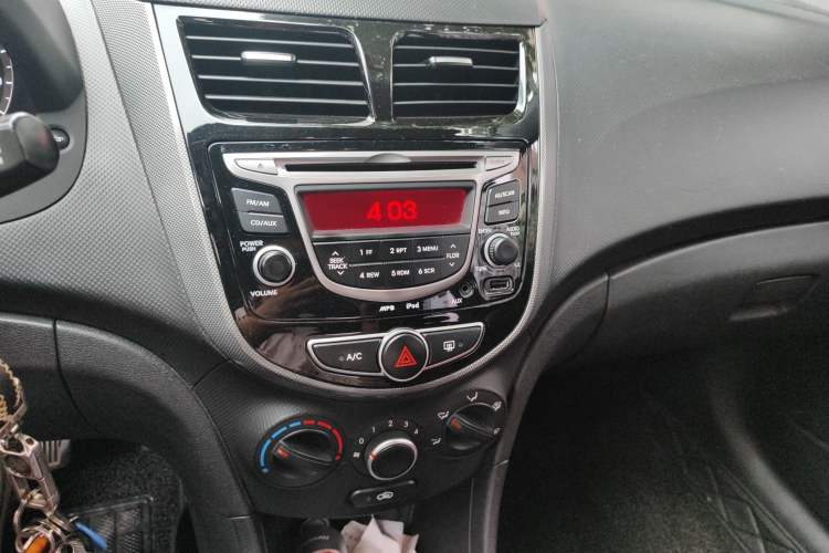 Used Hyundai Verna Ray 2014 1.4L Automatic GLX Audio And AC Panel