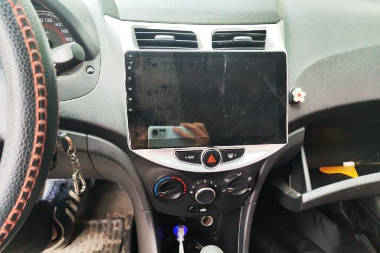 Used Hyundai Verna Ray 2014 1.4L Automatic GLX Audio And AC Panel