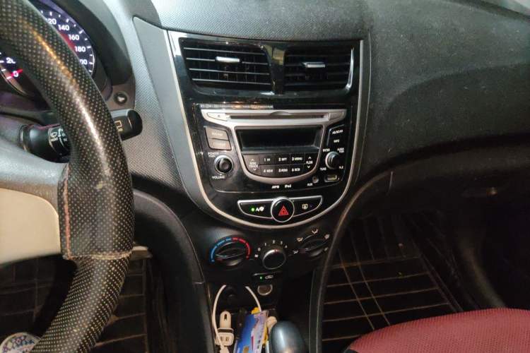 Used Hyundai Verna Ray 2014 1.4L Automatic GLX Audio And AC Panel