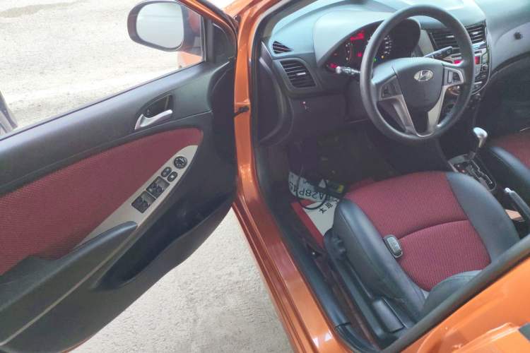 Used Hyundai Verna Ray 2014 1.6L Automatic TOP Driver Seat