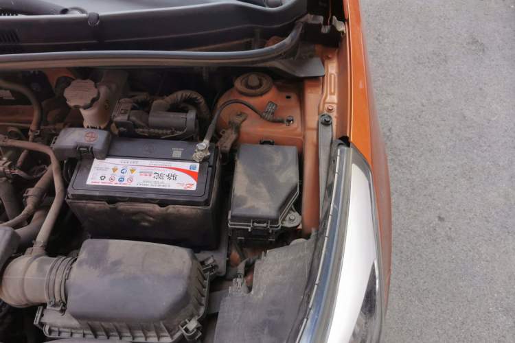 Used Hyundai Verna Ray 2014 1.4L Automatic GLX Engine Bay Left