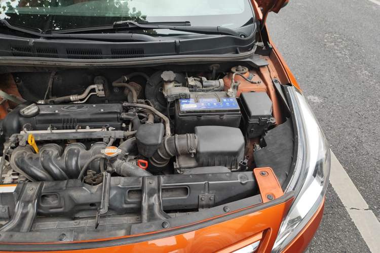 Used Hyundai Verna Ray 2014 1.4L Automatic GLX Engine Bay Left