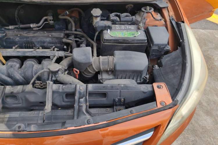 Used Hyundai Verna Ray 2014 1.4L Automatic GLX Engine Bay Left