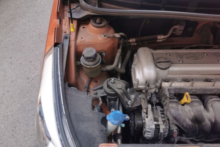 Used Hyundai Verna Ray 2014 1.4L Automatic GLX Engine Bay Right