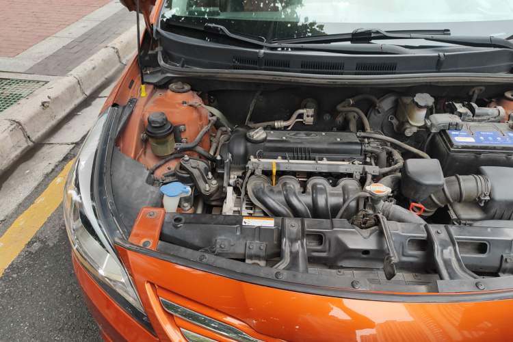 Used Hyundai Verna Ray 2014 1.4L Automatic GLX Engine Bay Right