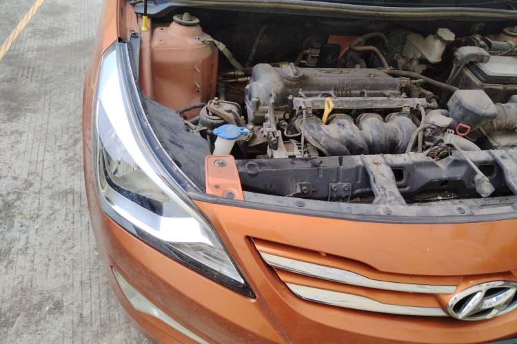 Used Hyundai Verna Ray 2014 1.4L Automatic TOP Engine Bay Right