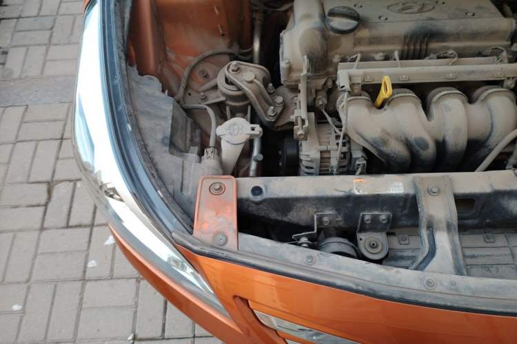 Used Hyundai Verna Ray 2014 1.6L Automatic TOP Engine Bay Right