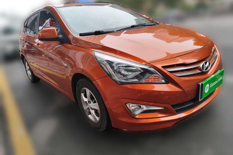 Used Hyundai Verna Ray 2014 1.4L Automatic GLX Front Right 45 Deg
