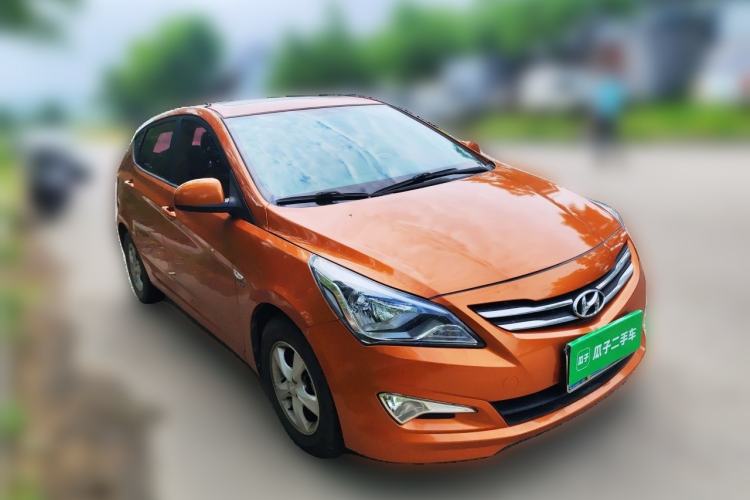 Used Hyundai Verna Ray 2014 1.4L Automatic GLX Front Right 45 Deg