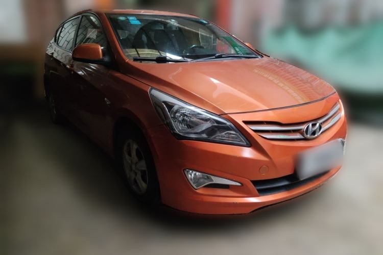 Used Hyundai Verna Ray 2014 1.4L Automatic GLX Front Right 45 Deg