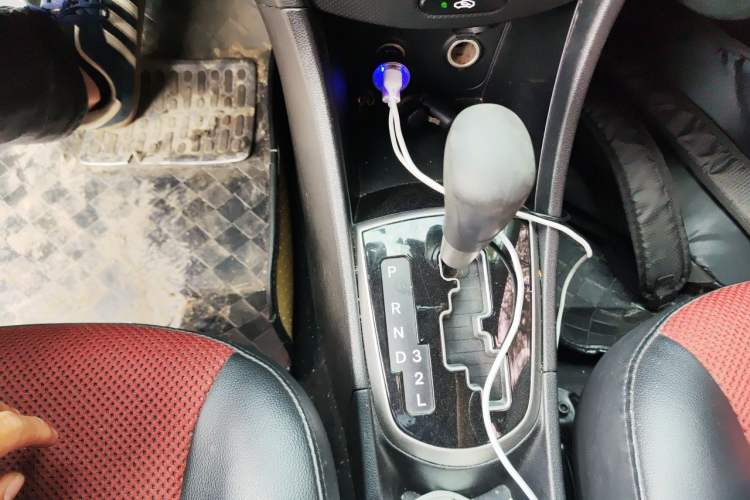 Used Hyundai Verna Ray 2014 1.4L Automatic GLX Gear Lever