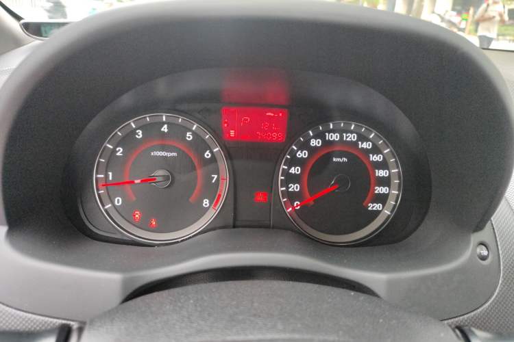 Used Hyundai Verna Ray 2014 1.4L Automatic GLX Instrument Cluster