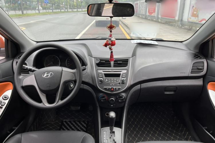 Used Hyundai Verna Ray 2014 1.4L Automatic GLX Interior 1