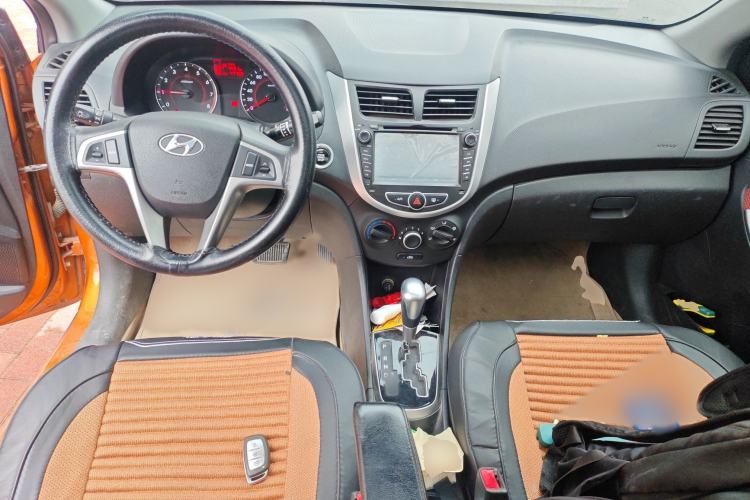 Used Hyundai Verna Ray 2014 1.6L Automatic TOP Interior 2