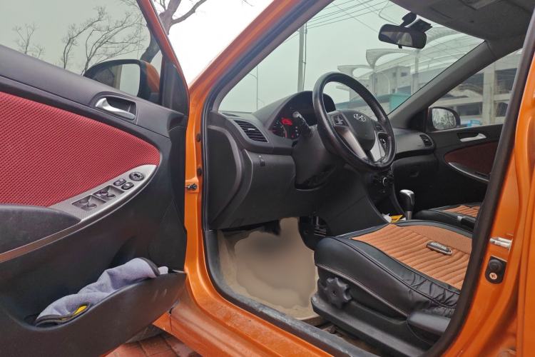 Used Hyundai Verna Ray 2014 1.6L Automatic TOP Interior 3