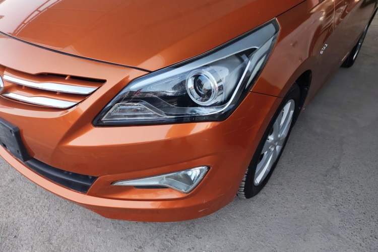 Used Hyundai Verna Ray 2014 1.6L Automatic TOP Left Front Headlight