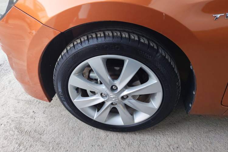 Used Hyundai Verna Ray 2014 1.6L Automatic TOP Left Front Wheel Hub