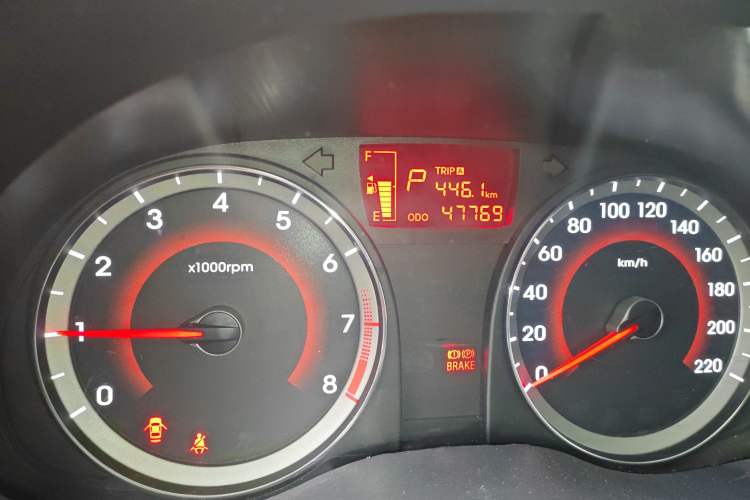 Used Hyundai Verna Ray 2014 1.6L Automatic TOP Odometer Close Up