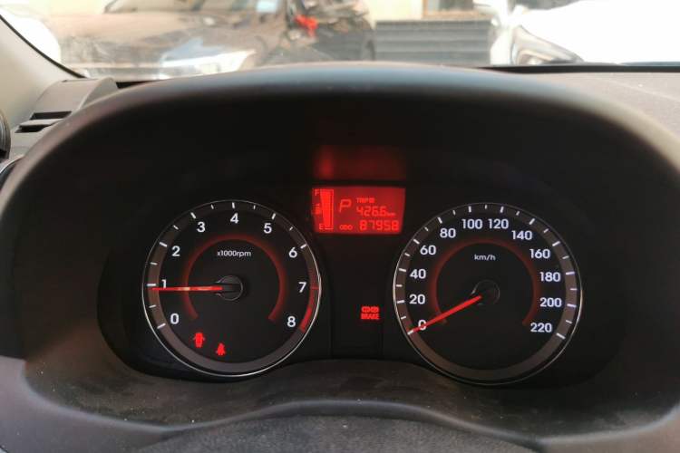 Used Hyundai Verna Ray 2014 1.4L Automatic GLX Odometer Close Up