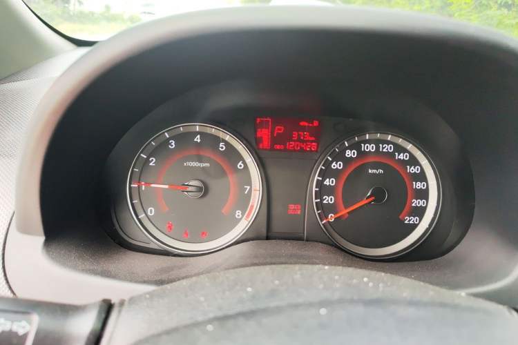 Used Hyundai Verna Ray 2014 1.4L Automatic GLX Odometer Close Up