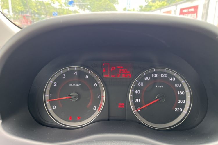 Used Hyundai Verna Ray 2014 1.4L Automatic GLX Odometer Close Up