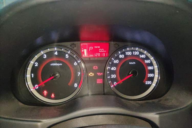 Used Hyundai Verna Ray 2014 1.4L Automatic GLX Odometer Close Up