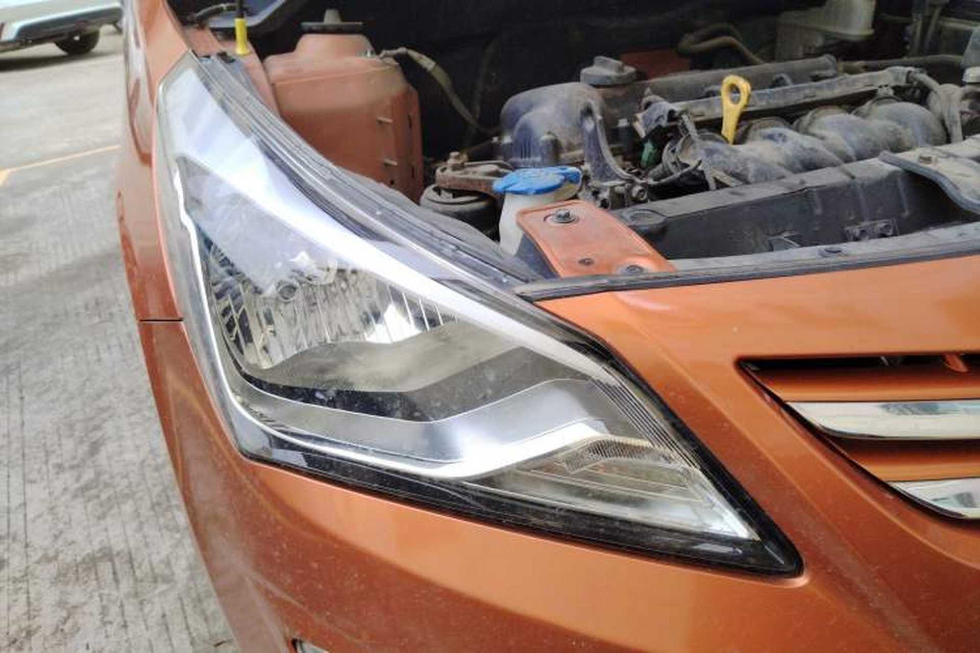 Used Hyundai Verna Ray 2014 1.4L Automatic TOP Right Front Headlight